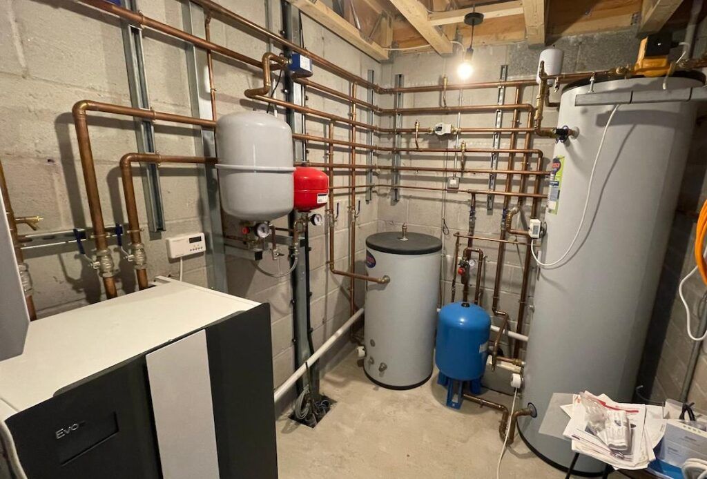 Boiler installation with pipes
